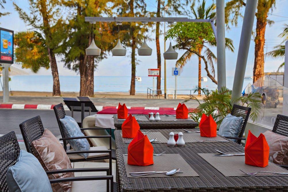 The Royal Palm Beach Front Patong Dış mekan fotoğraf