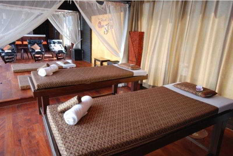 The Royal Palm Beach Front Patong Dış mekan fotoğraf