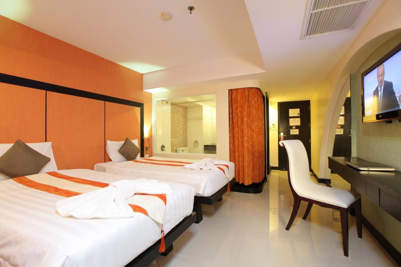 The Royal Palm Beach Front Patong Dış mekan fotoğraf