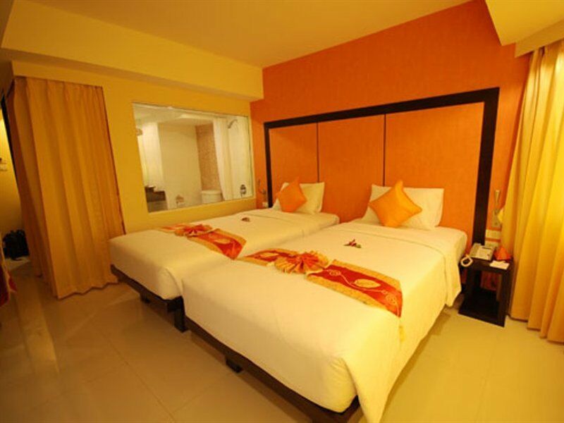 The Royal Palm Beach Front Patong Dış mekan fotoğraf