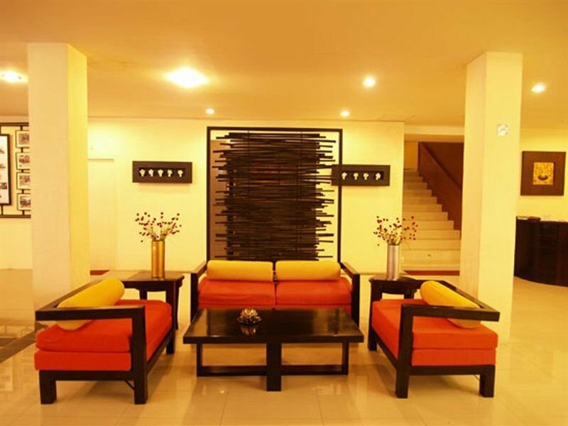 The Royal Palm Beach Front Patong Dış mekan fotoğraf